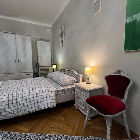 Loft-Style Apt On Virmenska Str Lviv Bagian luar foto