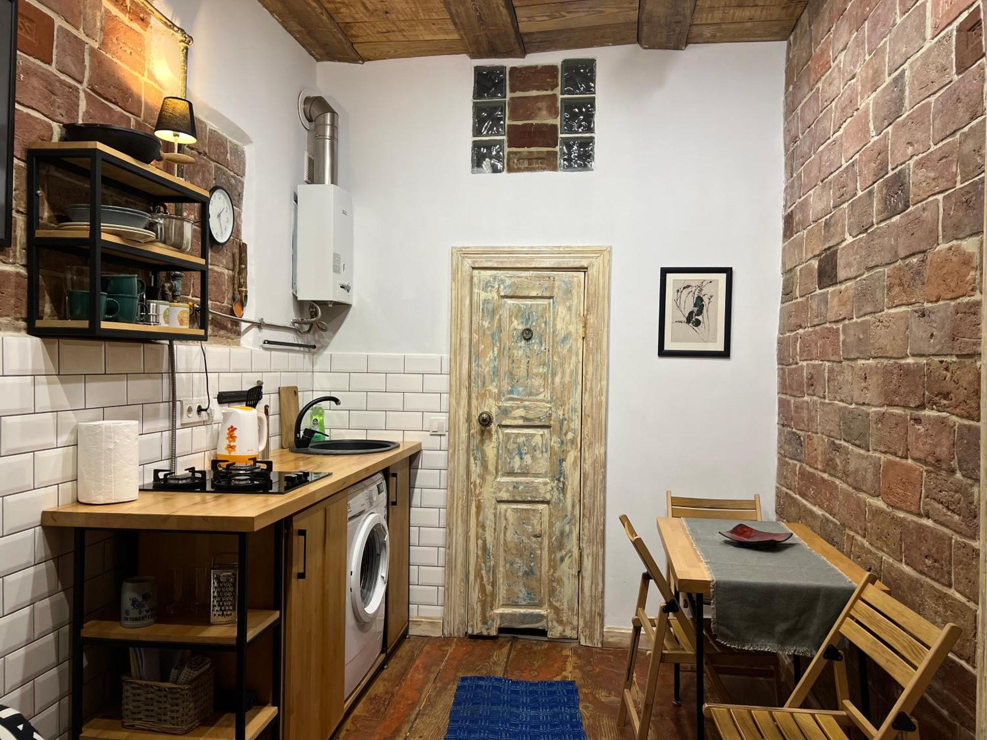 Loft-Style Apt On Virmenska Str Lviv Bagian luar foto