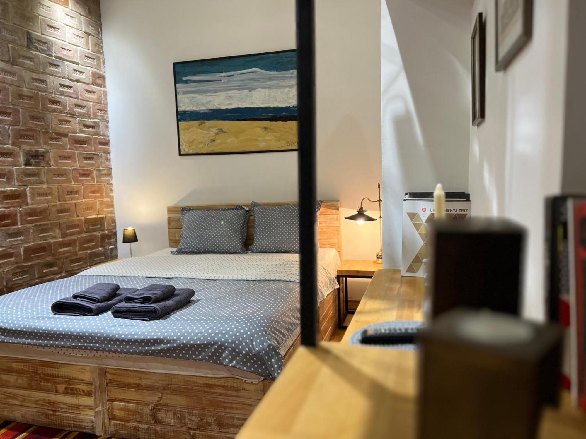 Loft-Style Apt On Virmenska Str Lviv Bagian luar foto