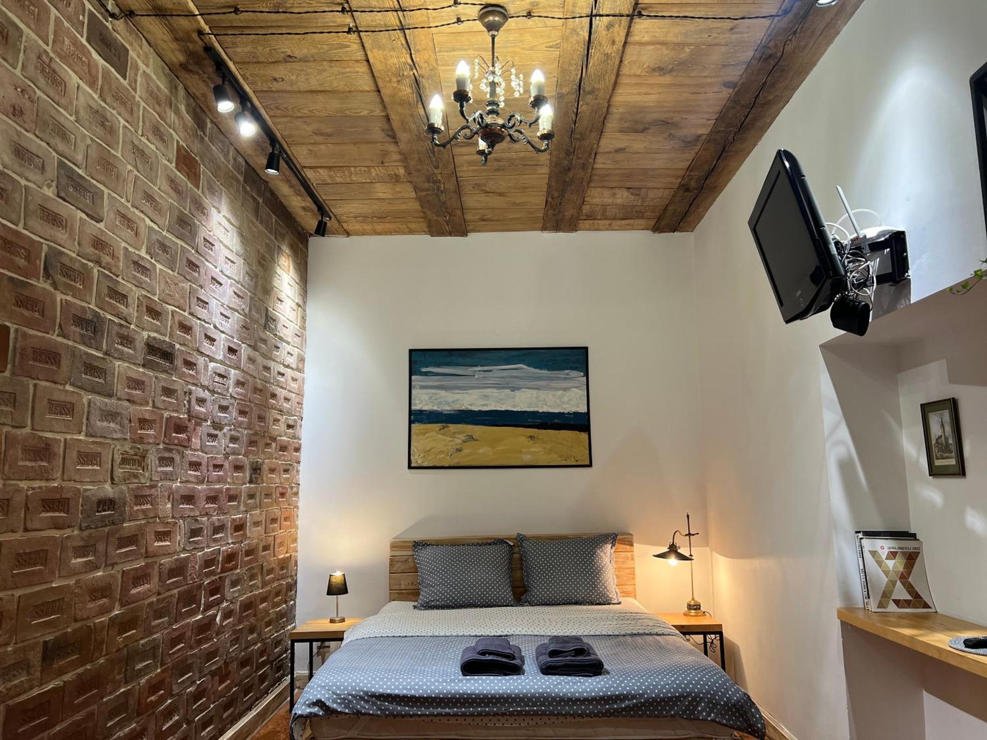 Loft-Style Apt On Virmenska Str Lviv Bagian luar foto