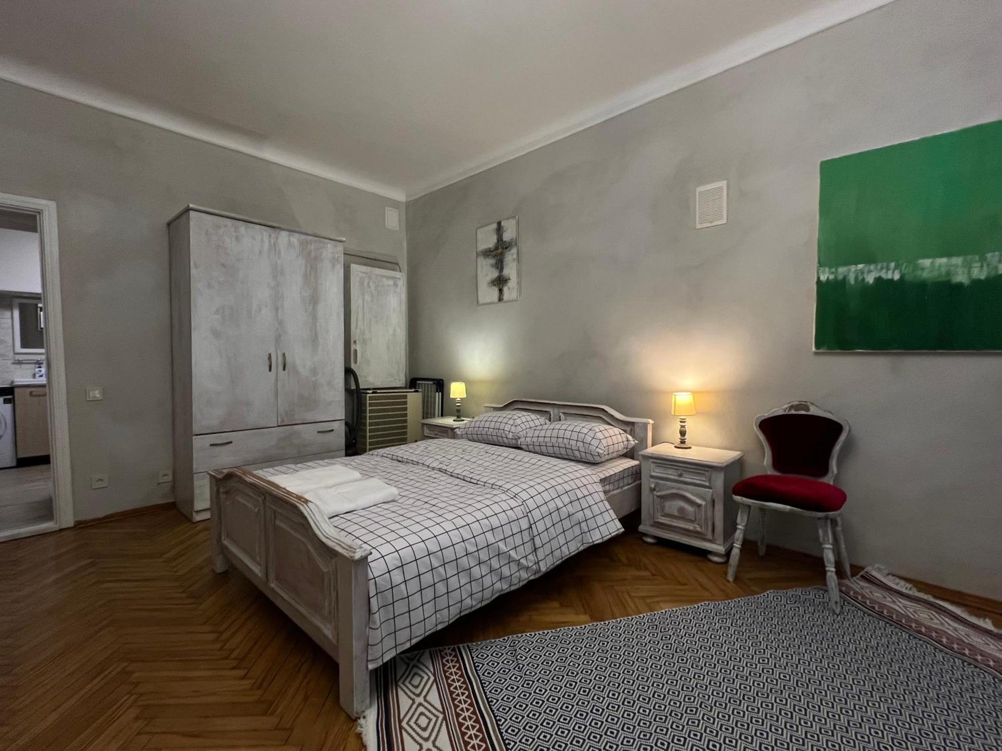 Loft-Style Apt On Virmenska Str Lviv Bagian luar foto