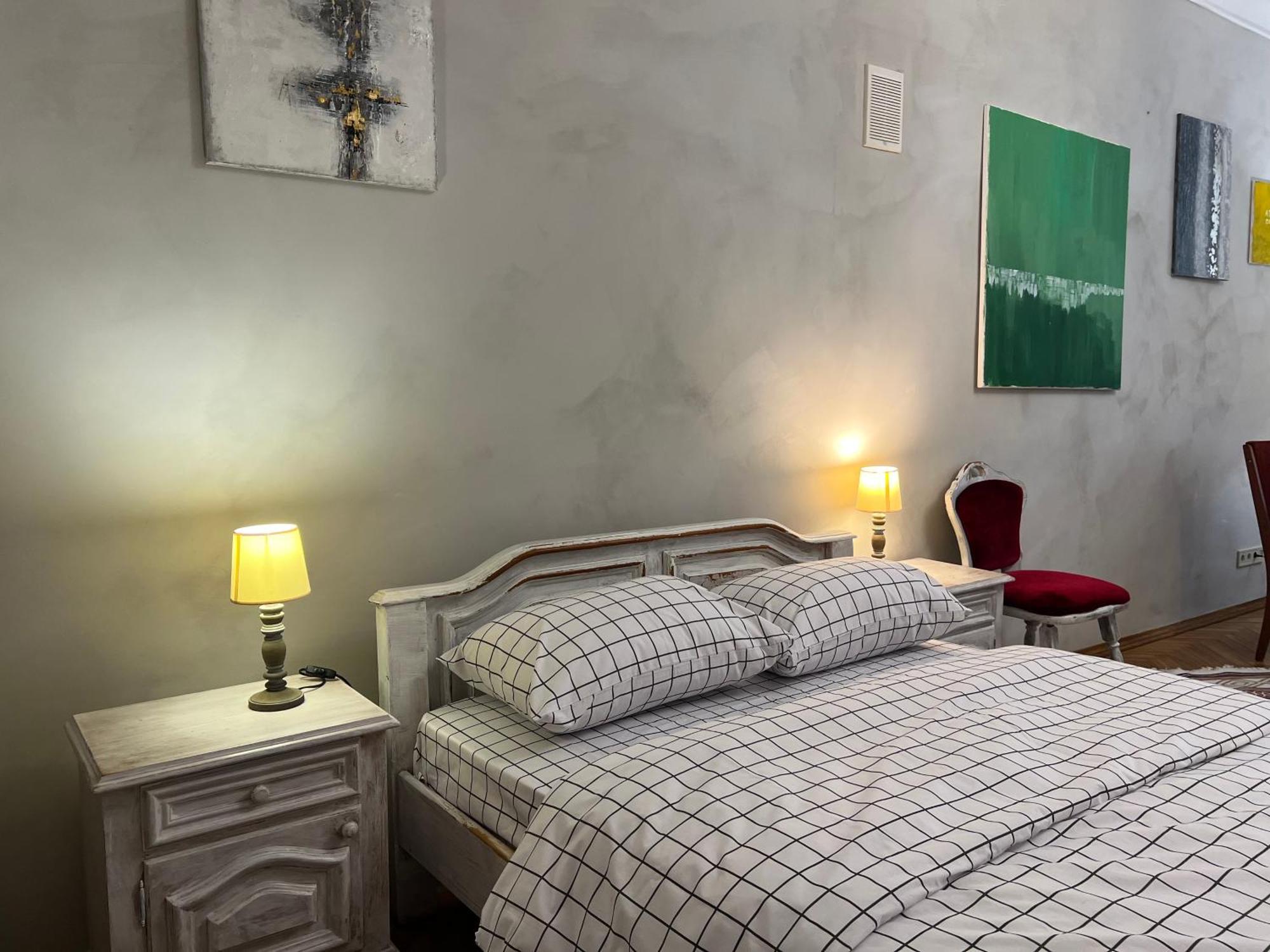 Loft-Style Apt On Virmenska Str Lviv Bagian luar foto