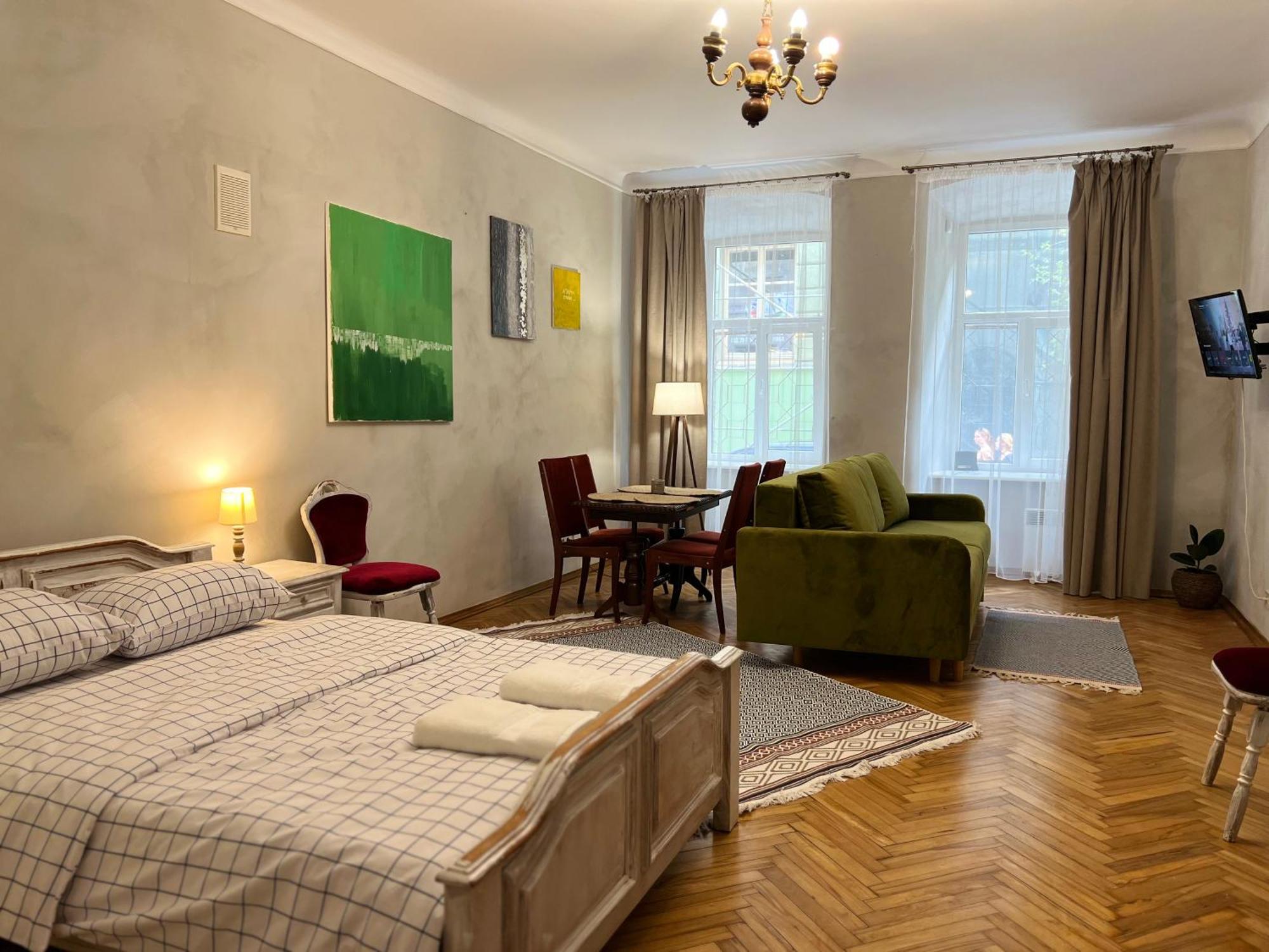 Loft-Style Apt On Virmenska Str Lviv Bagian luar foto