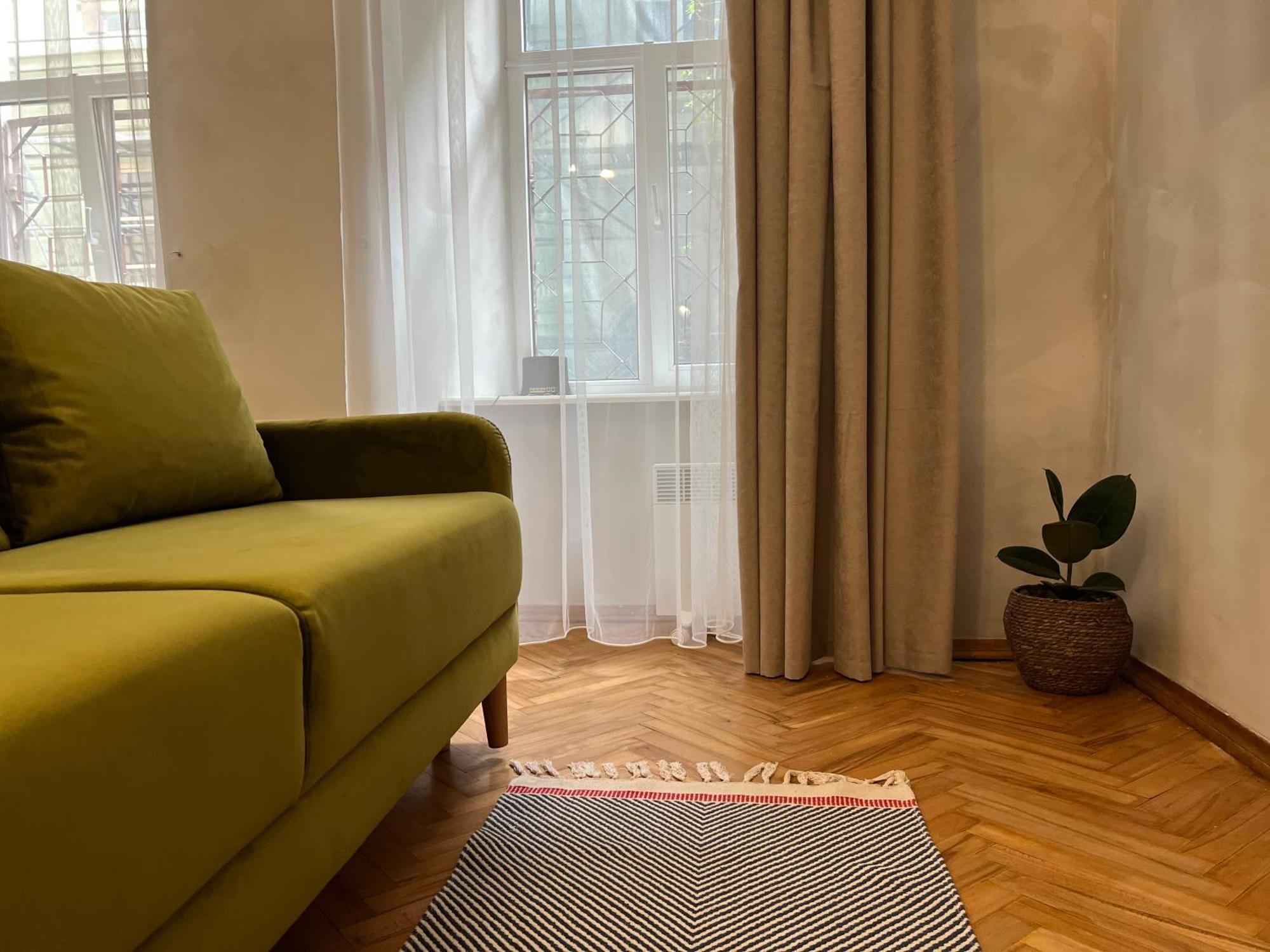 Loft-Style Apt On Virmenska Str Lviv Bagian luar foto