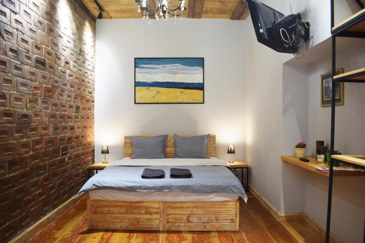 Loft-Style Apt On Virmenska Str Lviv Bagian luar foto